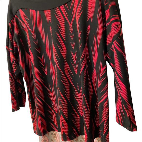 CHICO'S  Black Red Printed Top Shirt Tunic Size Large Longer In Back - Picture 2 of 8